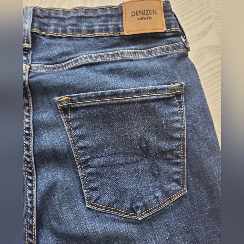 Bermuda Denim Short By Denizen From Levis Size 8 Waist 29 EUC - Picture 6 of 6